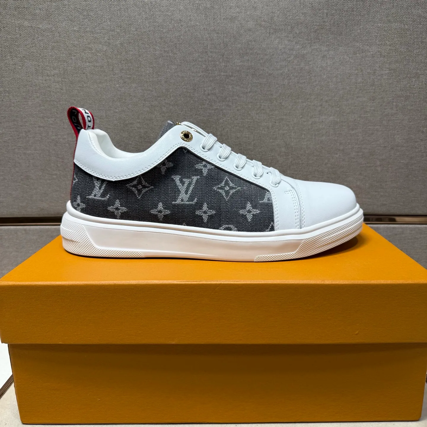 ⬛️Men's shoes 💰p400 [LV～] Men's casual shoes 2025z cabinet sales simultaneously 🔶Size: 38-44#️⃣ 🔷3 colors🔜The upper is made of multi-material splicing ➕Genuine leather lining, comfortable and breathable, sole: original comfortable and wear-resistant outsole, ⚠️real thing📱photographed🎬real thing is better📢📢📢